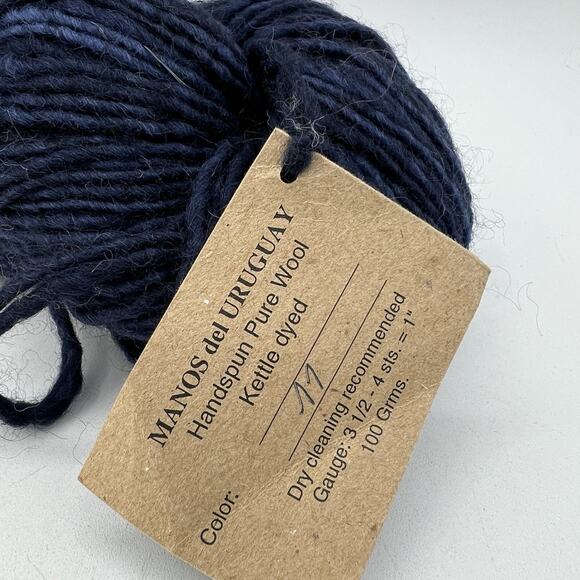 1 Hank Manos del Uruguay Wool Dark Blue Navy Natural Handspun Kettle Dyed #11 - Picture 3 of 3